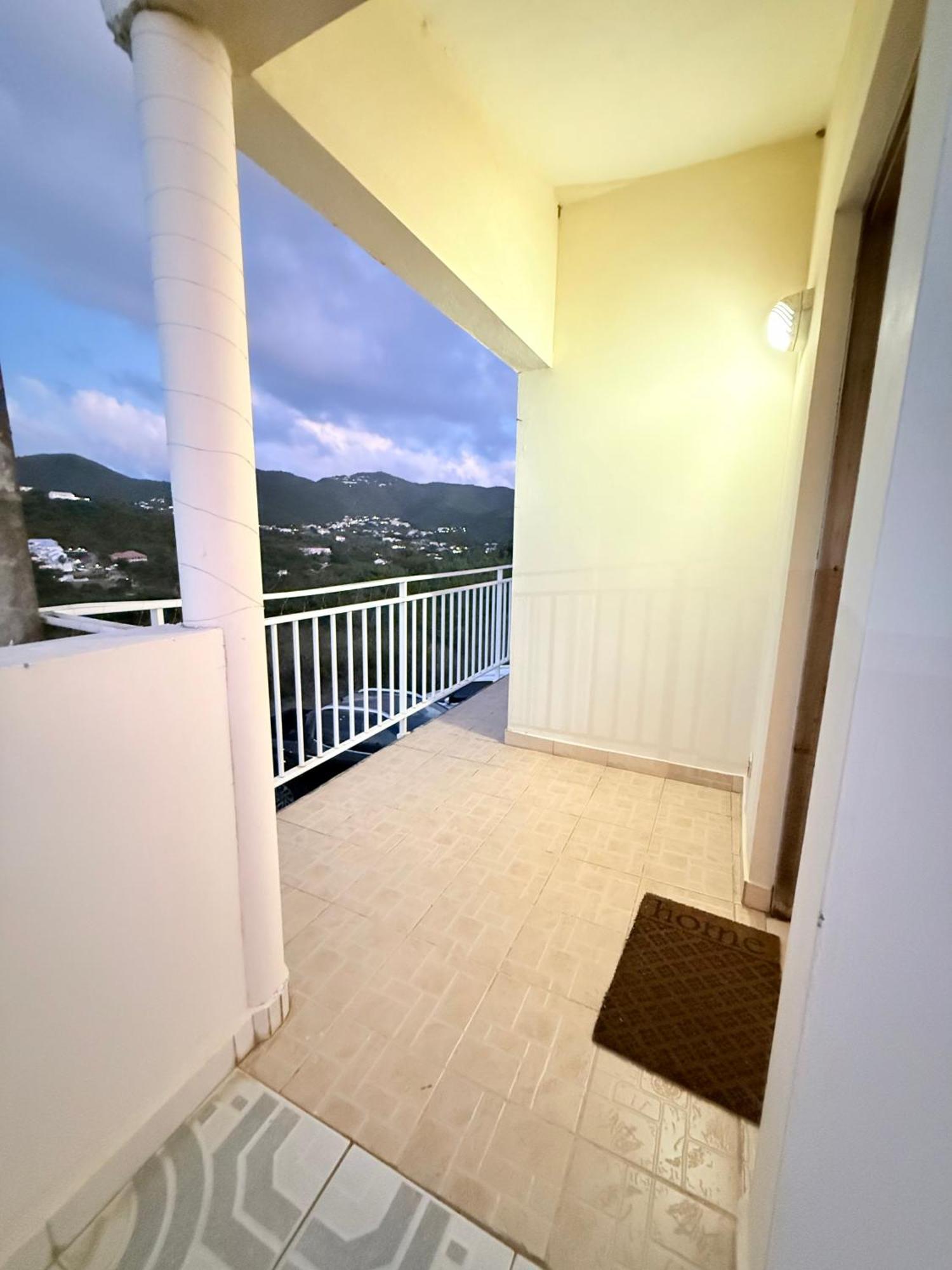 Hill Top Cottage La Savane ภายนอก รูปภาพ